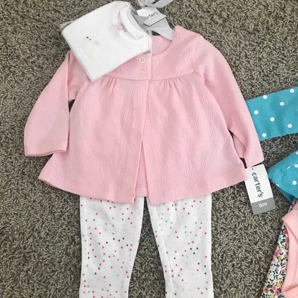 Carter’s Girl 6 month set (never worn)